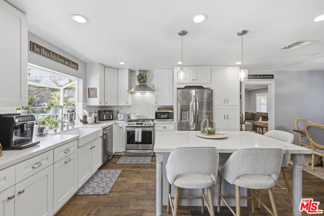 25601 Rancho Adobe Road Valencia, CA 91355 - Photo 17 of 49