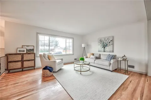 $389,000 | 9314 West 89th Terrace, Overland Park, KS 66212