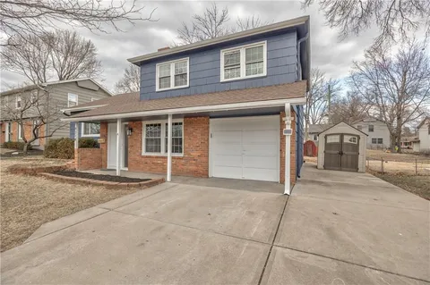 $389,000 | 9314 West 89th Terrace, Overland Park, KS 66212