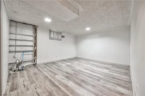 $389,000 | 9314 West 89th Terrace, Overland Park, KS 66212