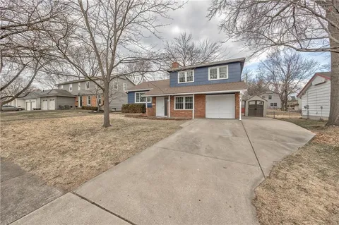 $389,000 | 9314 West 89th Terrace, Overland Park, KS 66212