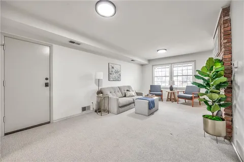 $389,000 | 9314 West 89th Terrace, Overland Park, KS 66212