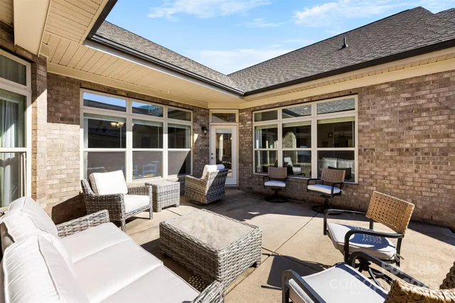 a front view of house with yard