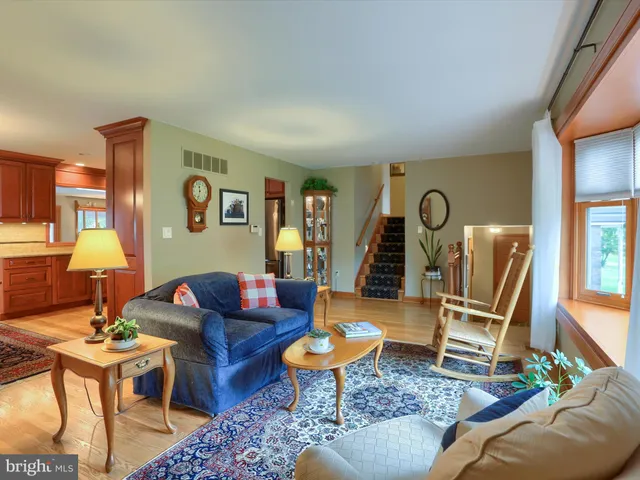 $385,000 | 24 Circle Drive, Mechanicsburg, PA 17055