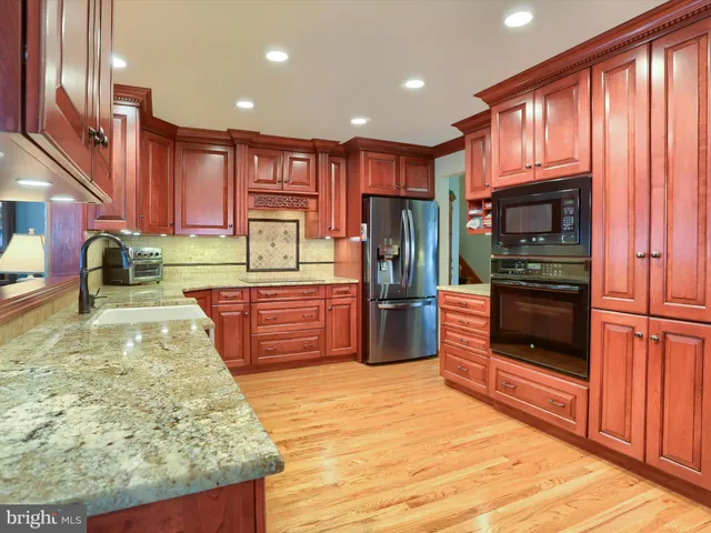 $385,000 | 24 Circle Drive, Mechanicsburg, PA 17055