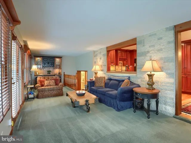 $385,000 | 24 Circle Drive, Mechanicsburg, PA 17055