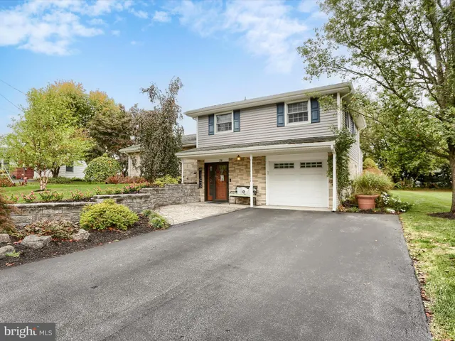 $385,000 | 24 Circle Drive, Mechanicsburg, PA 17055