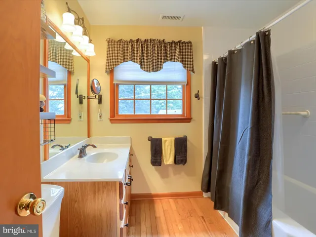 $385,000 | 24 Circle Drive, Mechanicsburg, PA 17055