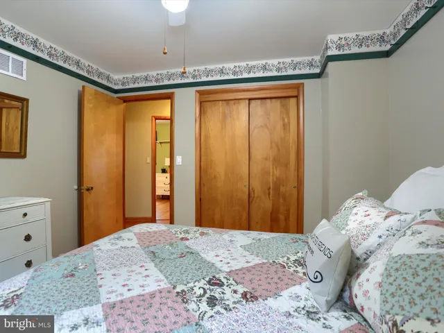 $385,000 | 24 Circle Drive, Mechanicsburg, PA 17055