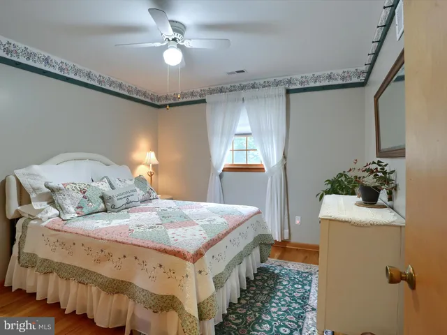 $385,000 | 24 Circle Drive, Mechanicsburg, PA 17055