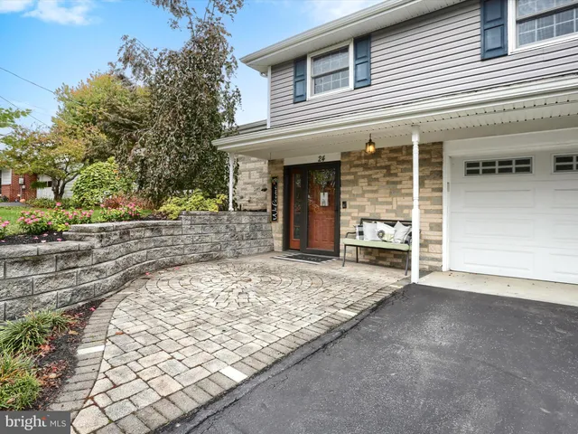 $385,000 | 24 Circle Drive, Mechanicsburg, PA 17055