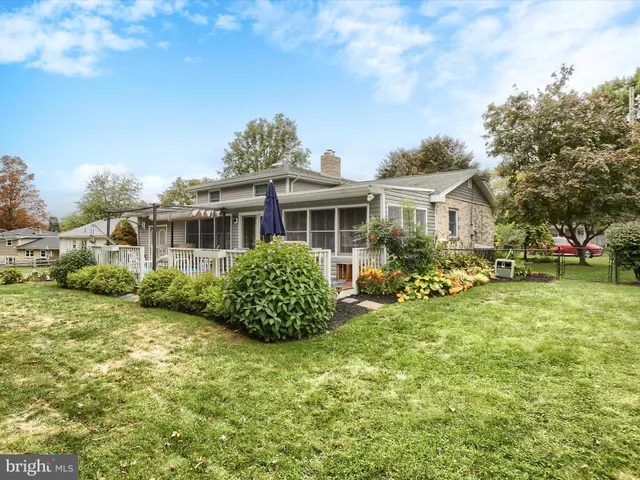 $385,000 | 24 Circle Drive, Mechanicsburg, PA 17055