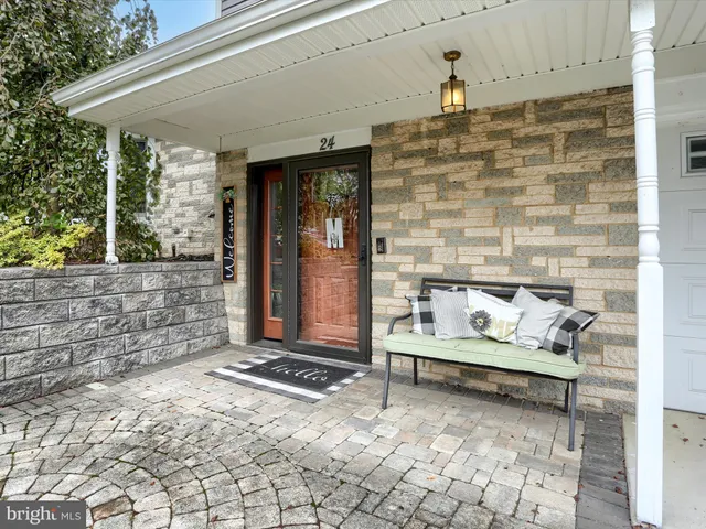 $385,000 | 24 Circle Drive, Mechanicsburg, PA 17055