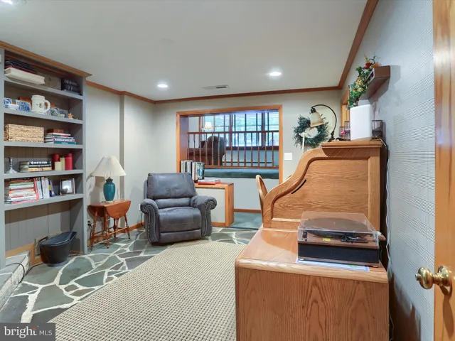 $385,000 | 24 Circle Drive, Mechanicsburg, PA 17055