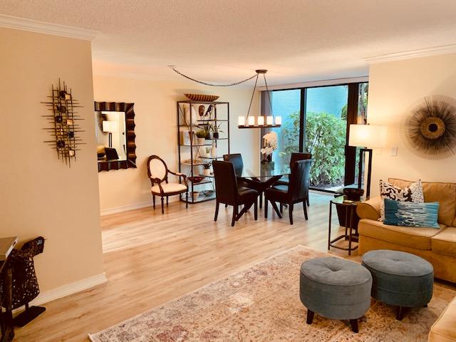 2607 Bridgewood Drive, Unit 2607 Boca Raton, FL 33434 - Photo 16 of 41 Living
