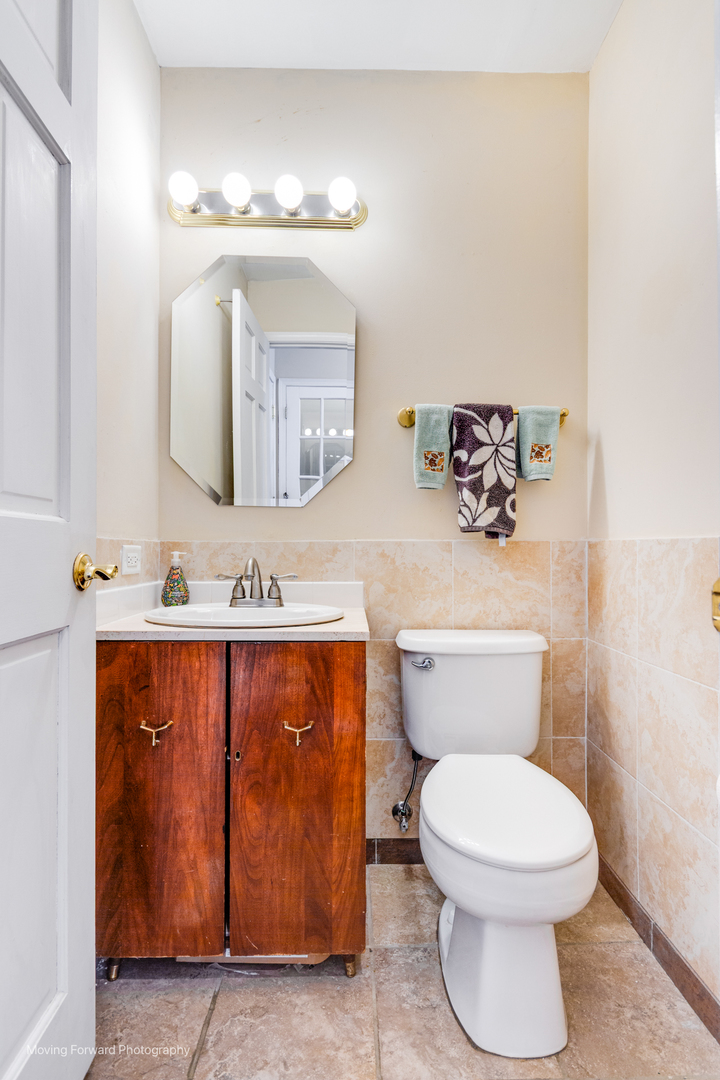 1141 Delta Court Elgin, IL 60123 - Photo 25 of 48