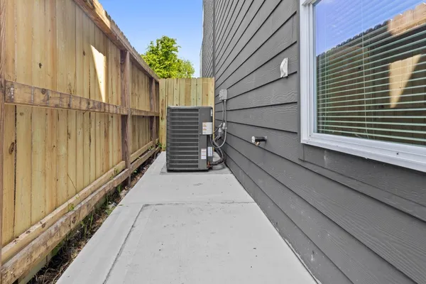 a view of a pathway with a house