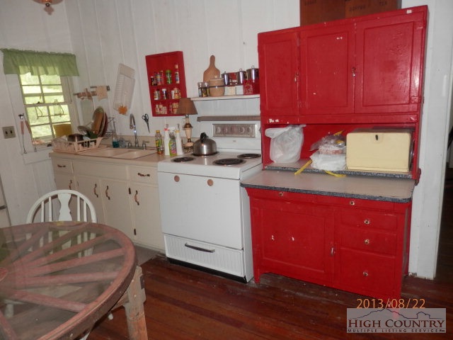 1504 Isaac's Branch Road Sugar Grove, NC 28679 - Photo 7 of 9 Gallery Image 7