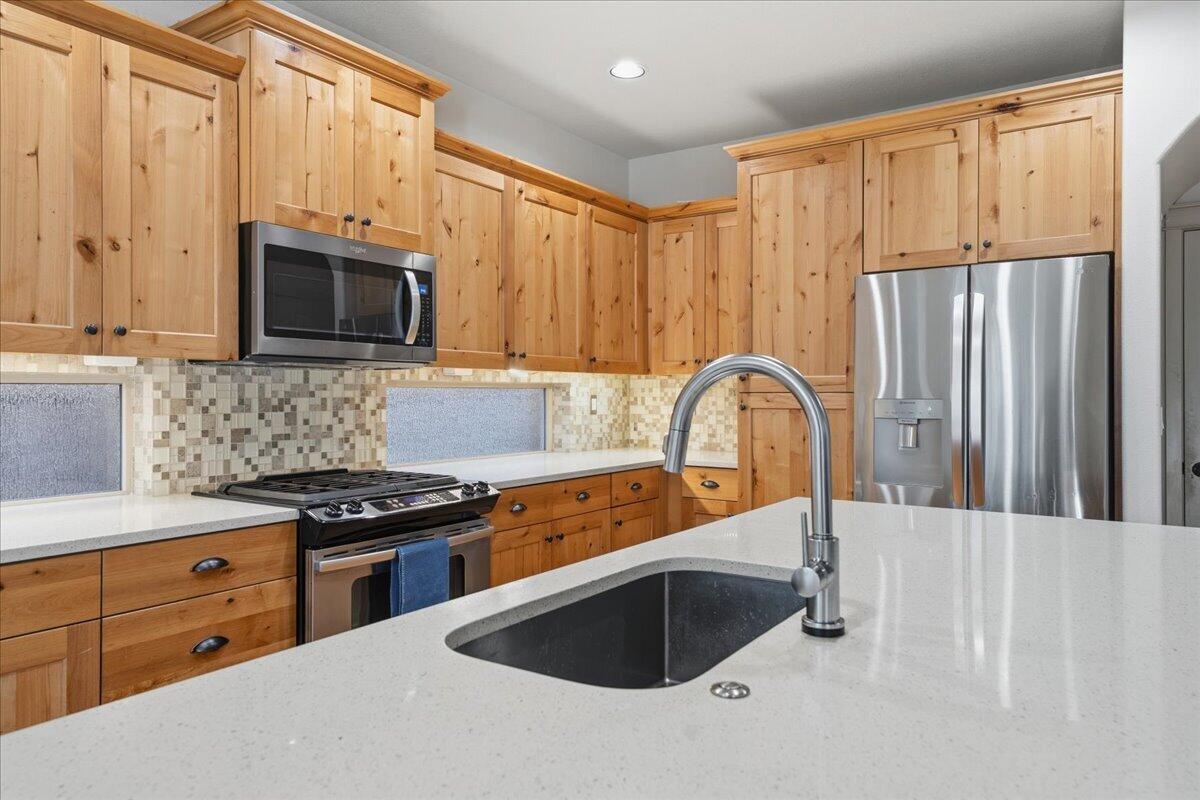 1713 Northwest Precision Lane Bend, OR 97703 - Photo 11 of 43