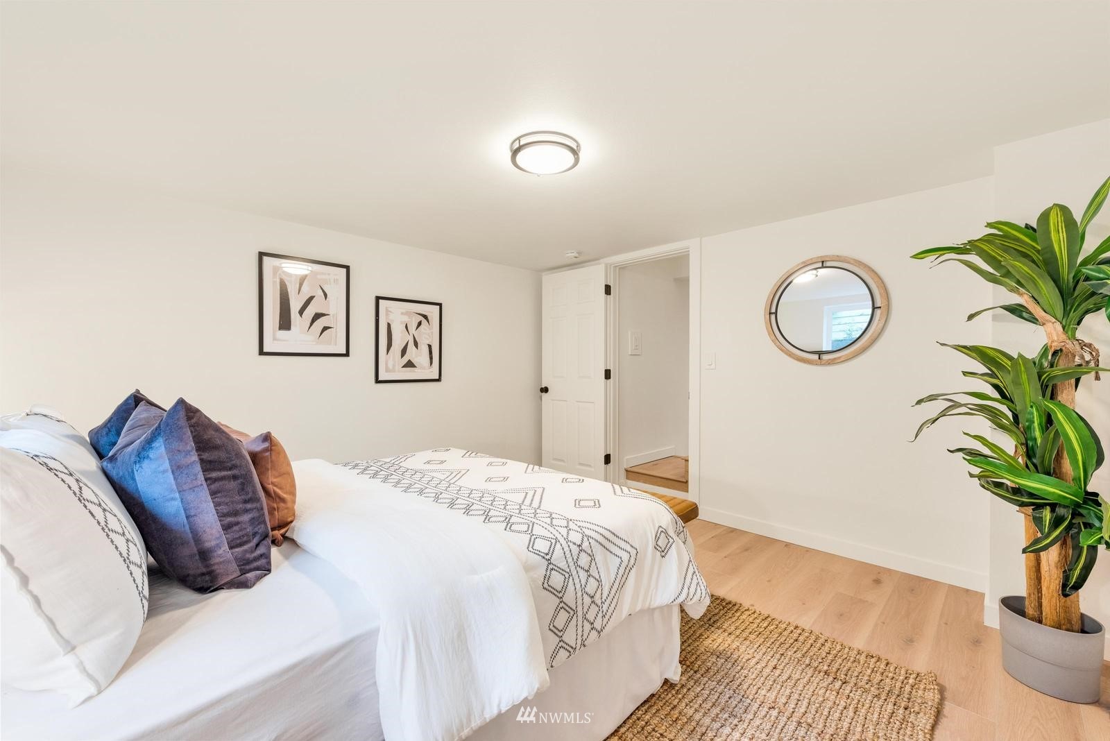 12039 Renton Avenue South Seattle, WA 98178 - Photo 20 of 23 Gallery Image 20