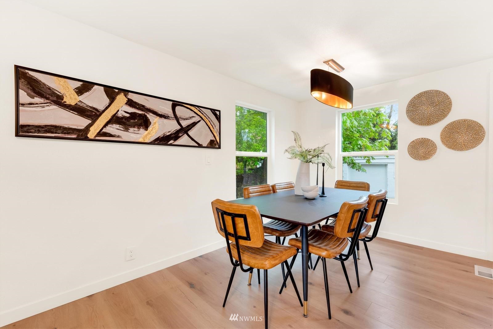 12039 Renton Avenue South Seattle, WA 98178 - Photo 6 of 23 Gallery Image 6
