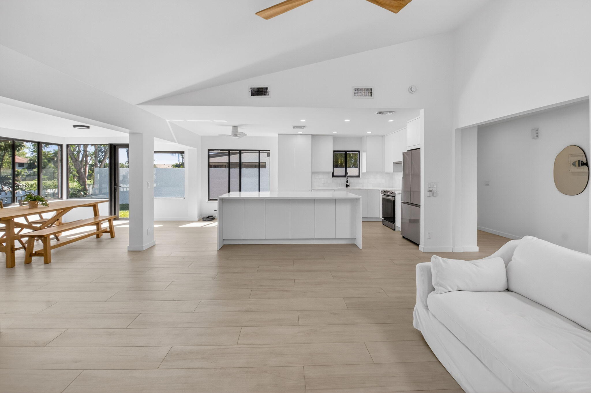 233 Southwest 28th Avenue Delray Beach, FL 33445 - Photo 11 of 61 Living room - Island