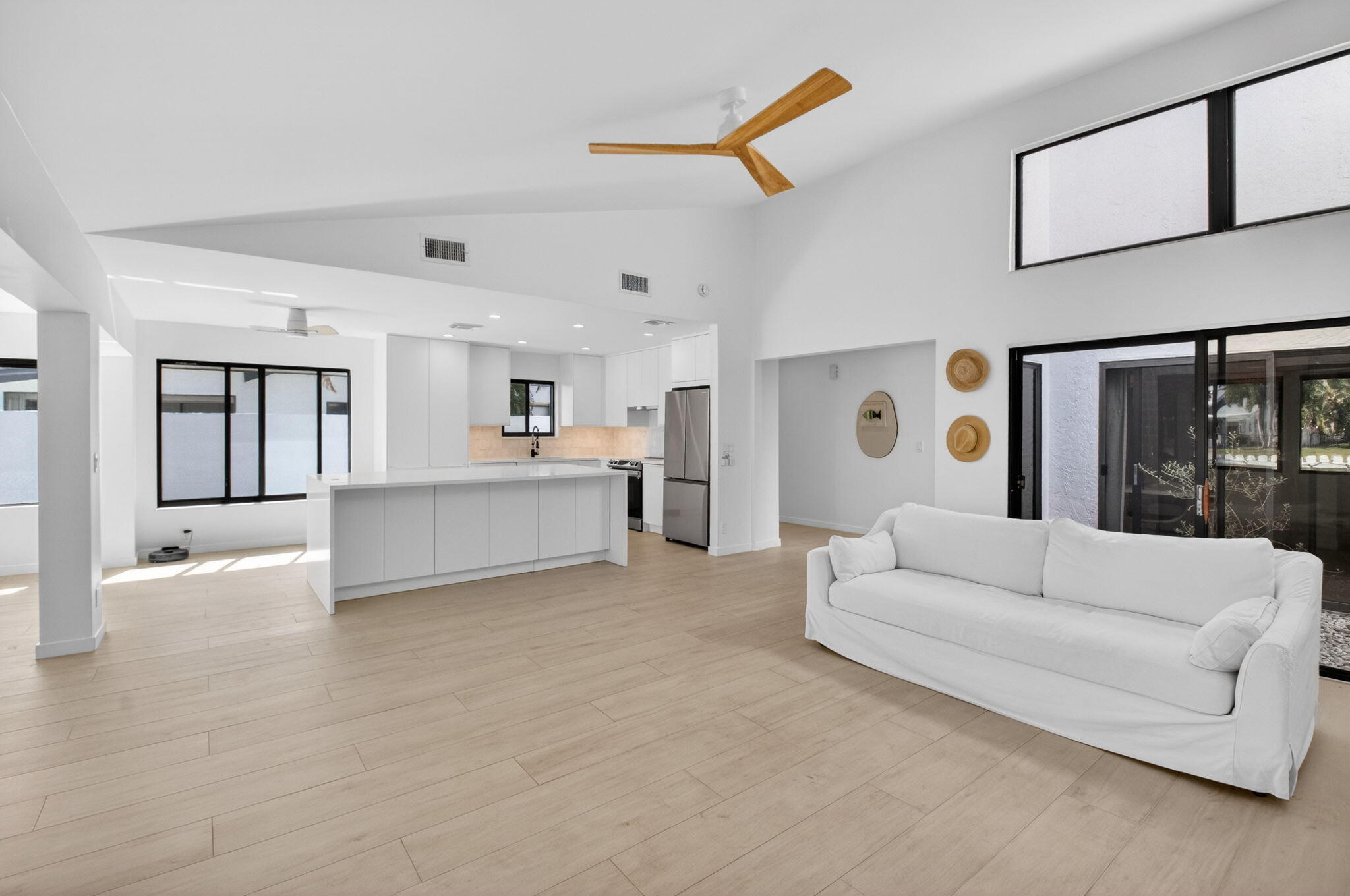 233 Southwest 28th Avenue Delray Beach, FL 33445 - Photo 12 of 61 25-web-or-mls-DSC_7512