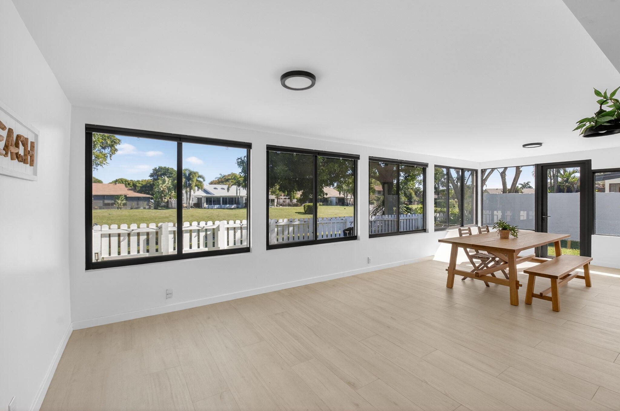 233 Southwest 28th Avenue Delray Beach, FL 33445 - Photo 18 of 61 Family room - dinning room