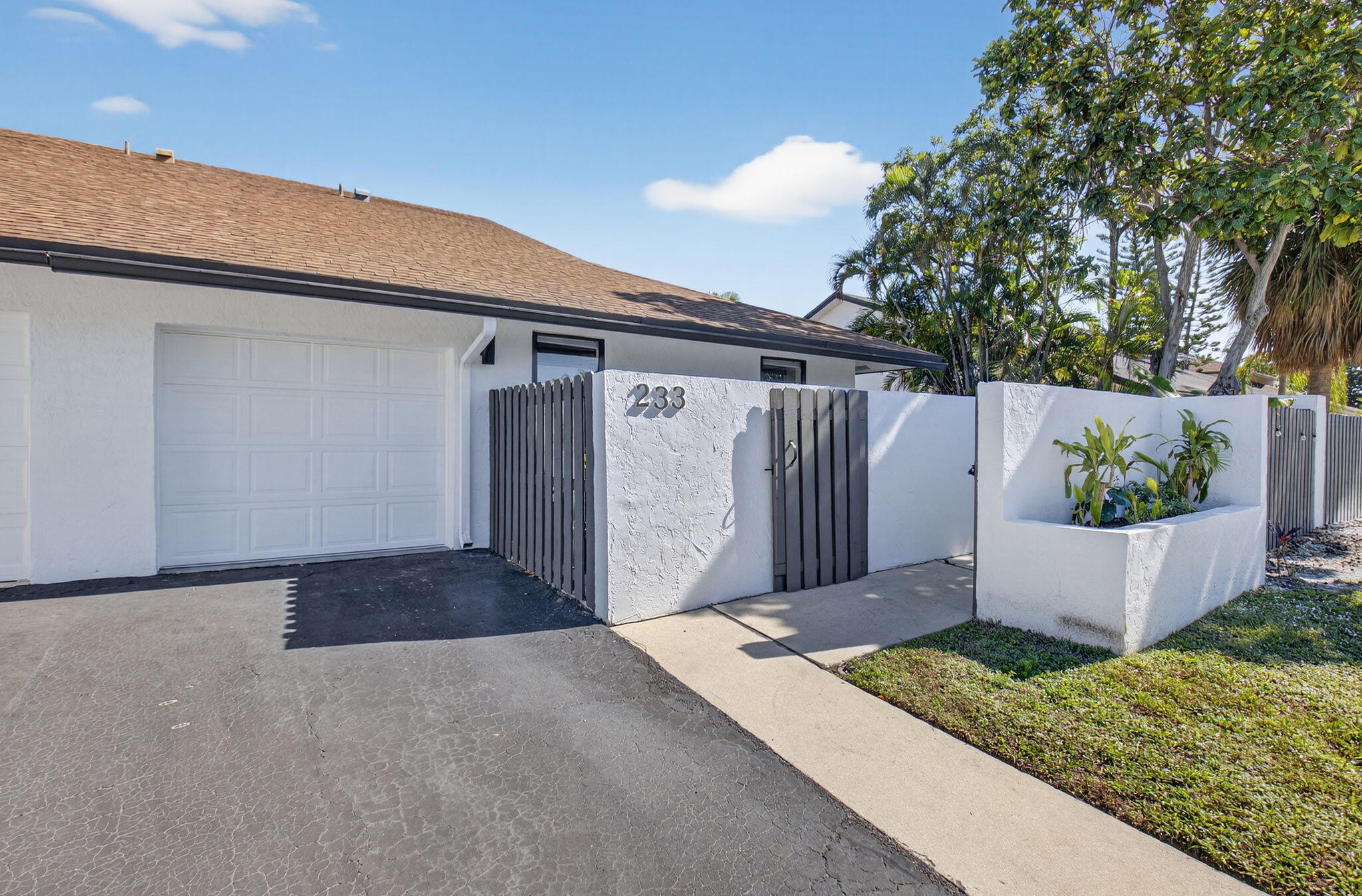 233 Southwest 28th Avenue Delray Beach, FL 33445 - Photo 2 of 61 Front exterior villa
