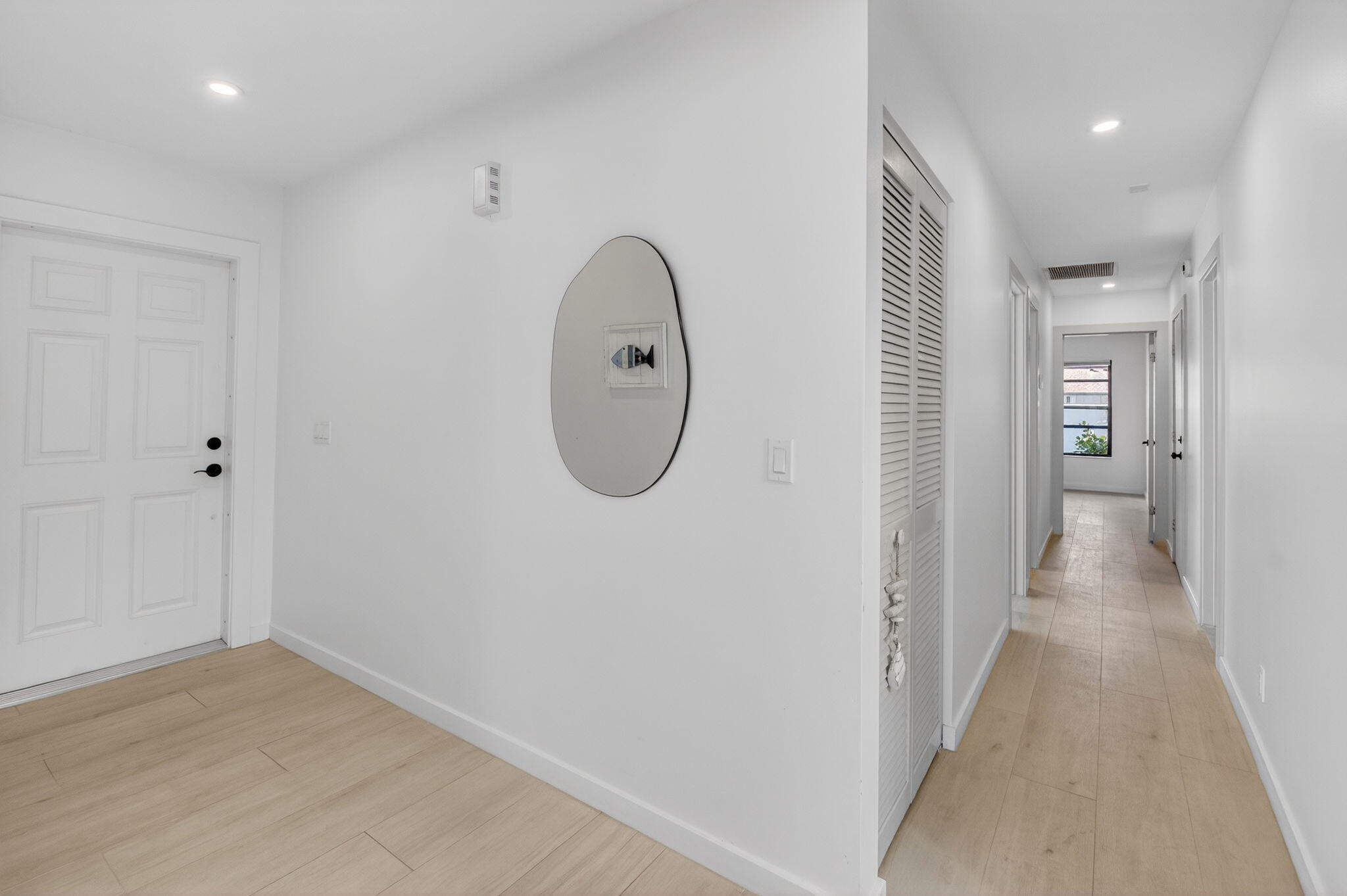 233 Southwest 28th Avenue Delray Beach, FL 33445 - Photo 4 of 61 Foyer