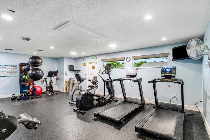 233 Southwest 28th Avenue Delray Beach, FL 33445 - Photo 57 of 61 3 Fitness room