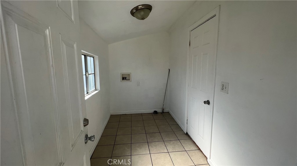 1582 Ricardo Street Los Angeles, CA 90033 - Photo 9 of 27 a view of a bathroom
