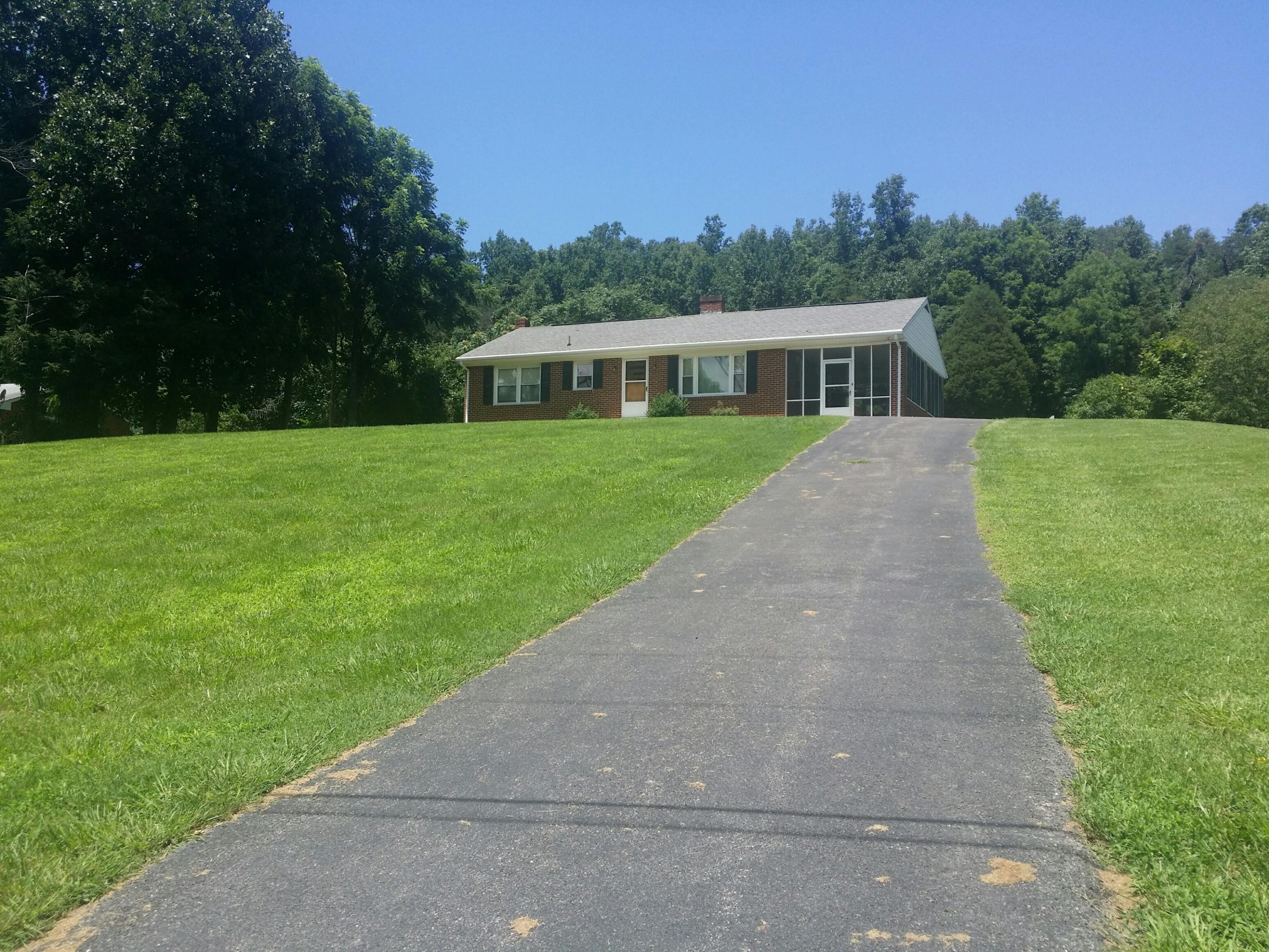 9609 Springwood Road Buchanan, VA 24066 - Photo 14 of 17 frontview2