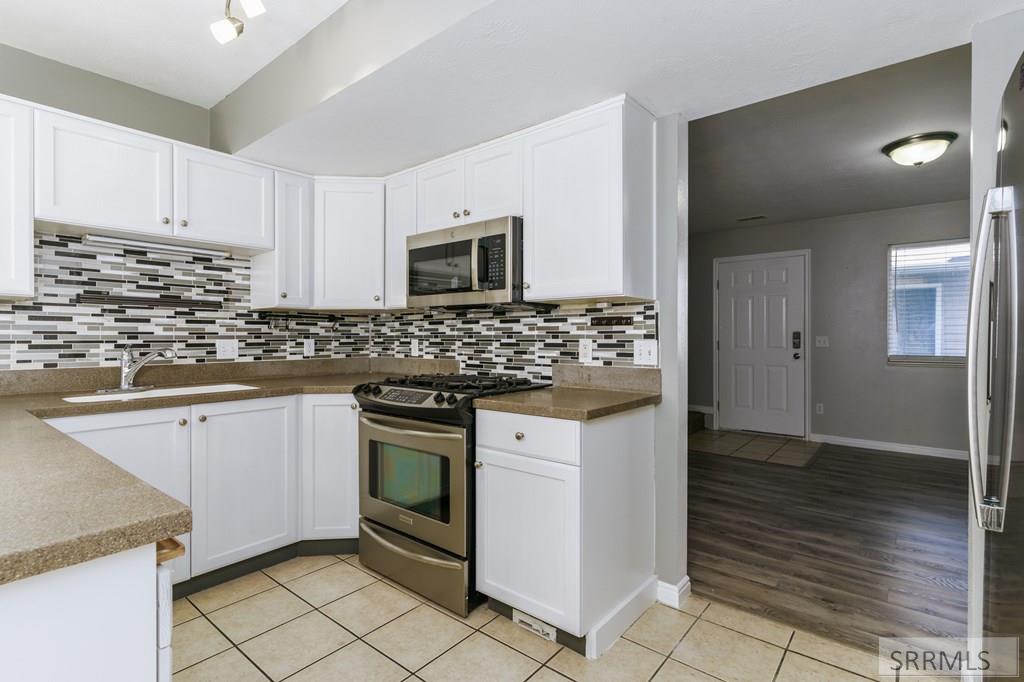 573 Raven Way, Unit B Chubbuck, ID 83202 - Photo 6 of 20