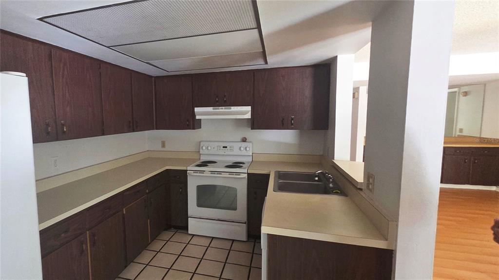 700 Starkey Road, Unit 1224 Largo, FL 33771 - Photo 8 of 14