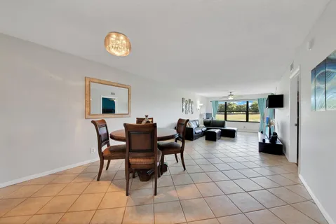 $219,000 | 4708 Lucerne Lakes Boulevard East, Unit 104, Lake Worth, FL 33467