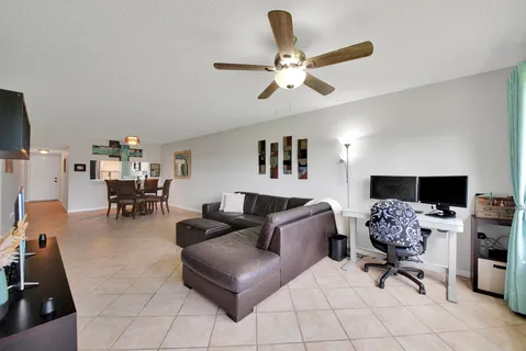 $219,000 | 4708 Lucerne Lakes Boulevard East, Unit 104, Lake Worth, FL 33467