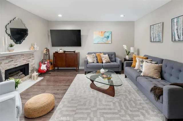 $580,000 | 26283 Rainbow Glen Drive, Newhall, CA 91321