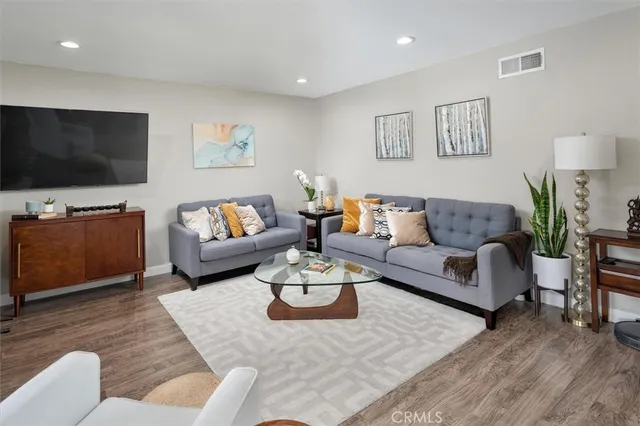 $580,000 | 26283 Rainbow Glen Drive, Newhall, CA 91321