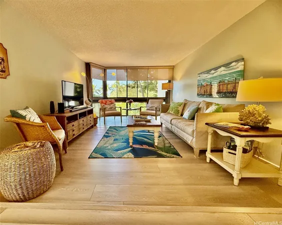 $4,250 | 501 Hahaione Street, Unit 4L, Honolulu, HI 96825