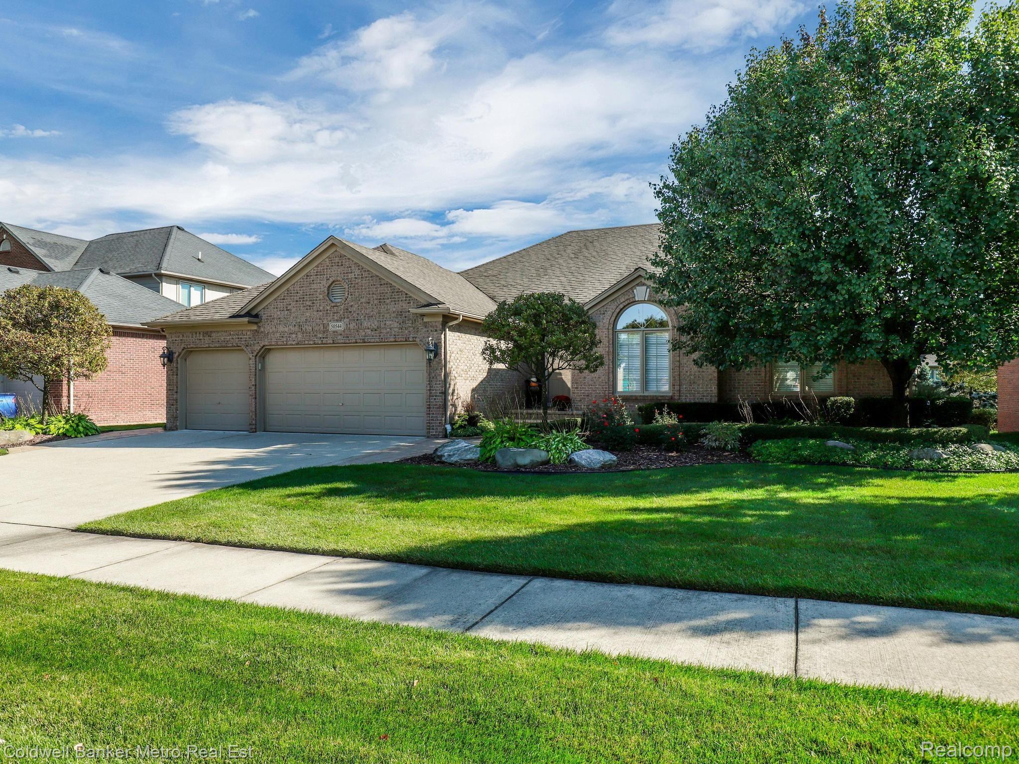 50544 Nesting Ridge Drive Macomb, MI 48044 - Photo 3 of 44 50544 Nesting Ridge Dr Macomb-048-042-50544 Nesting Ridge Drive-MLS_Size.jpg