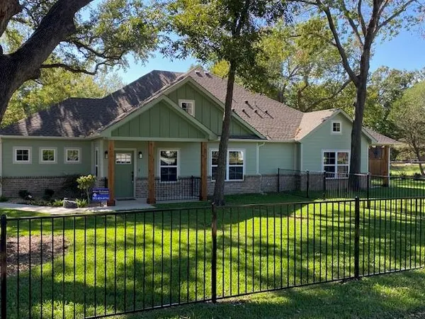$2,150 | 403 South 6th Street, Unit B, Midlothian, TX 76065