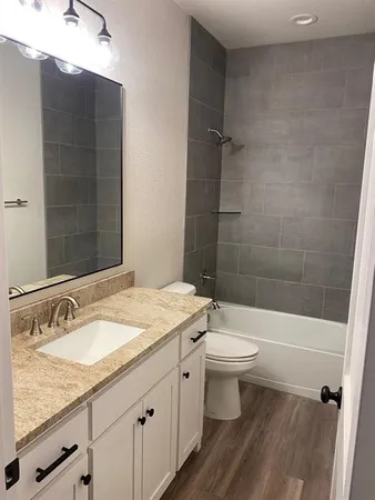 $2,150 | 403 South 6th Street, Unit B, Midlothian, TX 76065