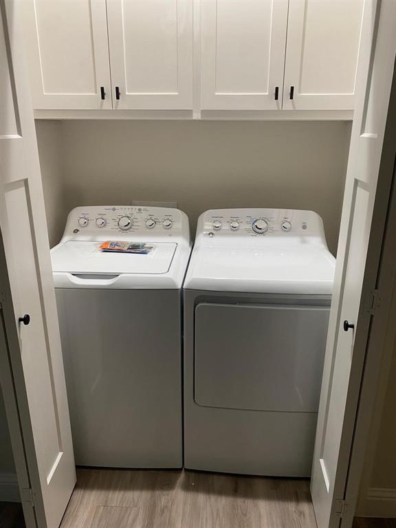 403 South 6th Street, Unit B Midlothian, TX 76065 - Photo 9 of 9 a utility room with dryer and washer