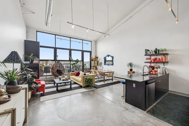 $389,900 | 730 Northeast Stinson Boulevard, Unit 516, Minneapolis, MN 55413