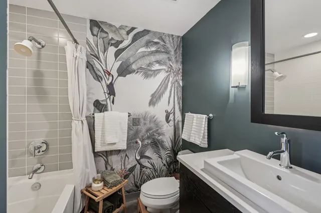 $389,900 | 730 Northeast Stinson Boulevard, Unit 516, Minneapolis, MN 55413