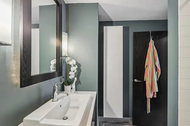 $389,900 | 730 Northeast Stinson Boulevard, Unit 516, Minneapolis, MN 55413