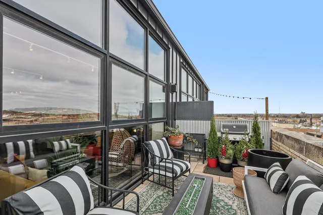 $389,900 | 730 Northeast Stinson Boulevard, Unit 516, Minneapolis, MN 55413