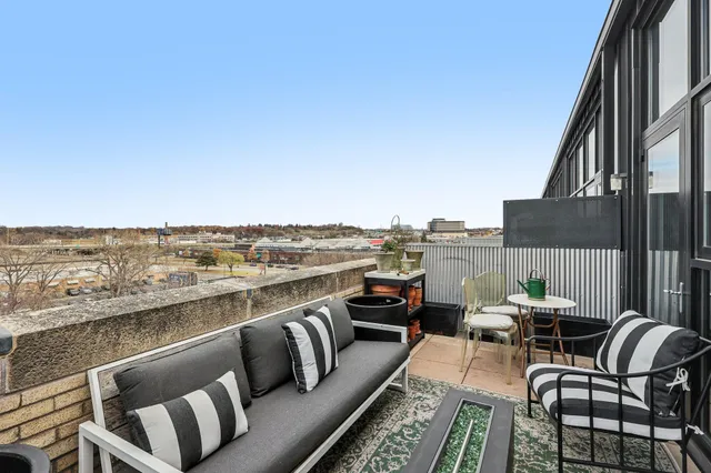 $389,900 | 730 Northeast Stinson Boulevard, Unit 516, Minneapolis, MN 55413