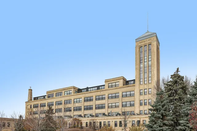 $389,900 | 730 Northeast Stinson Boulevard, Unit 516, Minneapolis, MN 55413